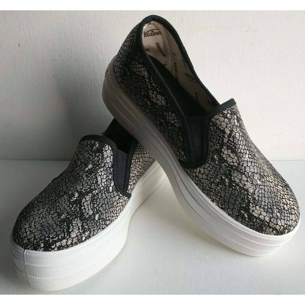 Victoria Platform Shoes Size US 5.5 EUR 36 Snakeskin Print Excellent Condition